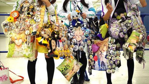 Itabag, tas khusus para penggemar anime dipamerkan oleh gadis-gadis otaku (1)