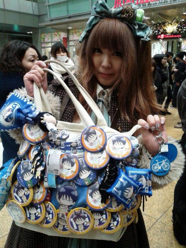 Itabag, tas khusus para penggemar anime dipamerkan oleh gadis-gadis otaku (4)
