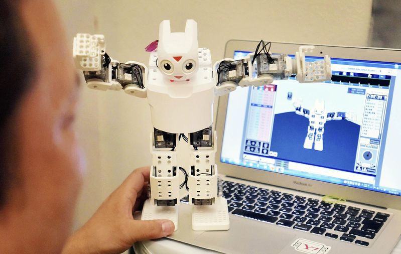 Seru! Anak-anak di Jepang bersorak melihat gulat robot!