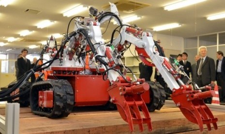 Jepang Kembangkan Robot Pembersih Puing Bencana