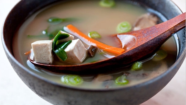 Miso Soup Tofu, Menghangatkan Kala Malam!