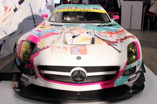 Mobil balap Mercedes Benz terbaru Racing Miku dipamerkan pada Winter WonFes (4)