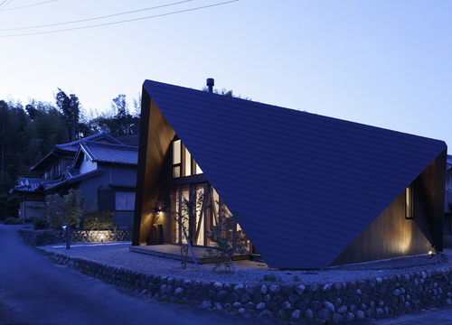 Origami House, Sebuah Desain Rumah Beratap Lipat Menyerupai Origami (14)