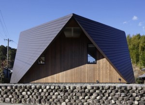 Origami House, Sebuah Desain Rumah Beratap Lipat Menyerupai Origami (18)