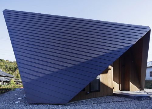 Origami House, Sebuah Desain Rumah Beratap Lipat Menyerupai Origami (7)