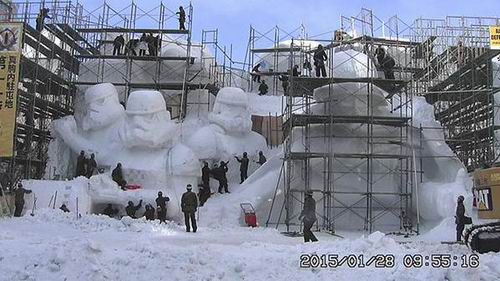 Patung Salju Raksasa Tokoh Star Wars Muncul di Festival Salju