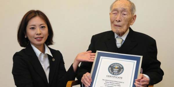 Pria Tertua di Dunia Rayakan Ulang Tahun ke-112