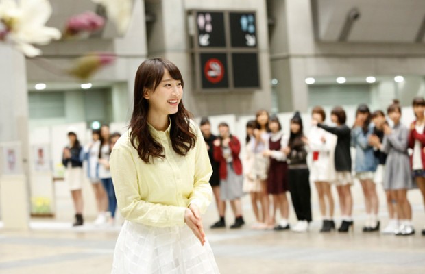 Rena Matsui (SKE48) menghadiri acara jabat tangan terakhirnya di Nogizaka46