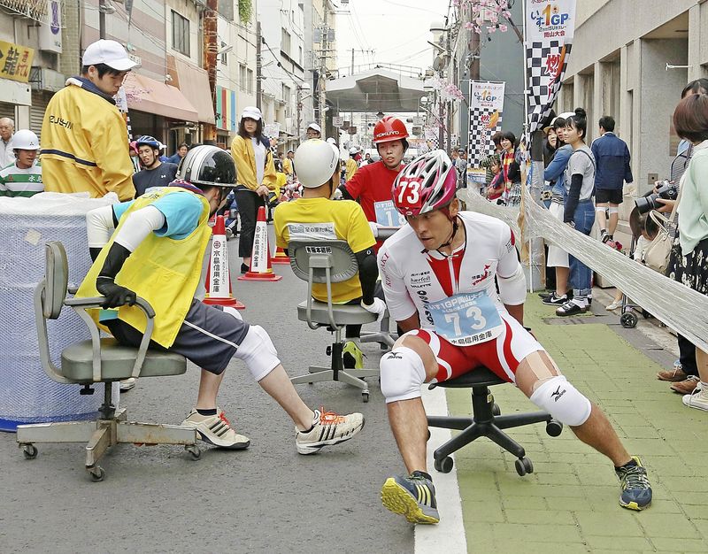 Seru! Di Jepang ada Isu-1 Grand Prix, balapan kursi kantor di jalanan! (1)
