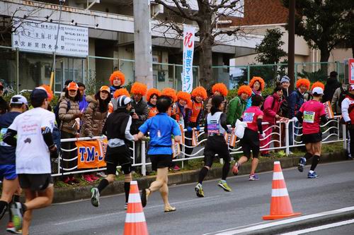 Seru! Para cosplayer kembali mengambil alih Tokyo Marathon! (15)