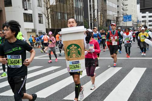 Seru! Para cosplayer kembali mengambil alih Tokyo Marathon! (6)