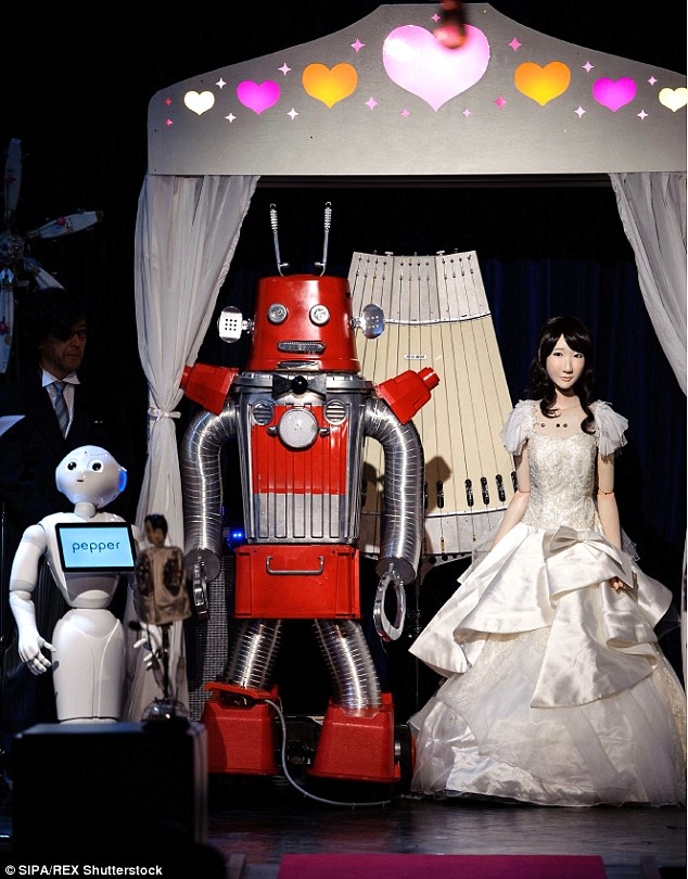 Unik! Sepasang robot telah menggelar pernikahan mereka di Jepang! (1)