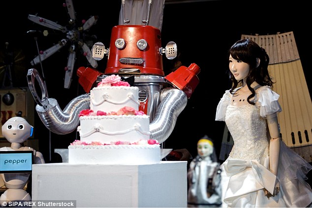 Unik! Sepasang robot telah menggelar pernikahan mereka di Jepang! (4)