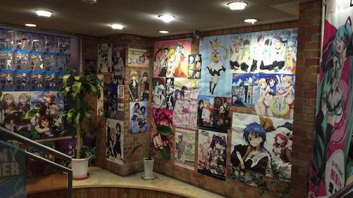 Wah, di Jepang ada bar bertema anime untuk para otaku!
