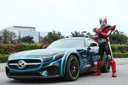 Wow! Mobil futuristik ini akan tampil di film Kamen Rider! (3)