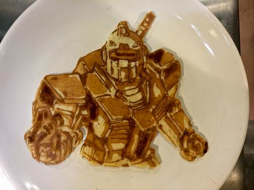 Wow! Mobile suit dan Char dari anime Gundam 1979 dibuat menjadi pancake oleh penggemarnya! 