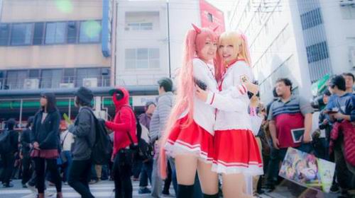 Wow, cosplayer menguasai jalanan di Osaka, Jepang!