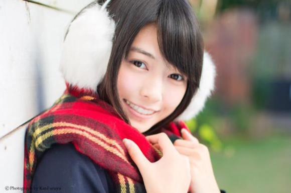 Yuk kita kenalan dengan Hikari Takiguchi, idola twintail yang muncul 