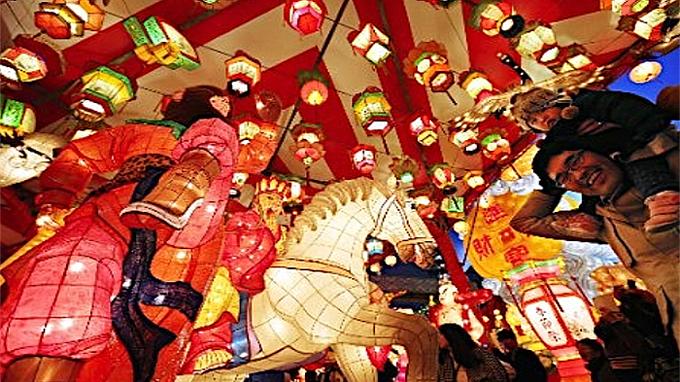 Festival Lentera di Nagasaki Rayakan Imlek di Jepang