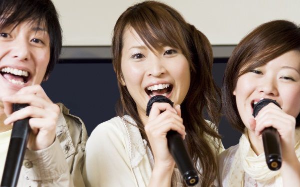 Inilah lagu-lagu anime pilihan para penggemar karaoke di Jepang yang wajib mereka nyanyikan