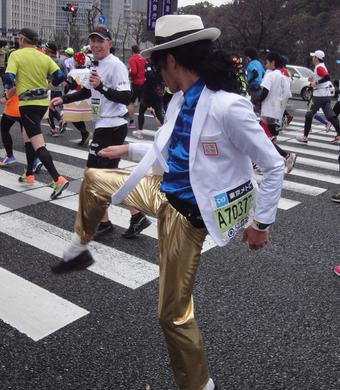 Wah, acara Tokyo Marathon diawasi oleh Patlabor Ingram!