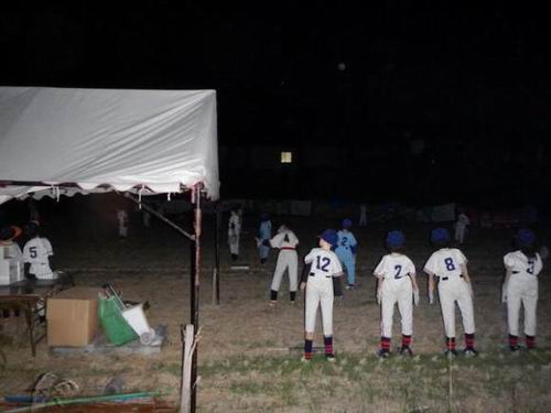 Orang-orangan sawah yang bermain softball ini membuat kota di Jepang terhibur, dan juga merinding